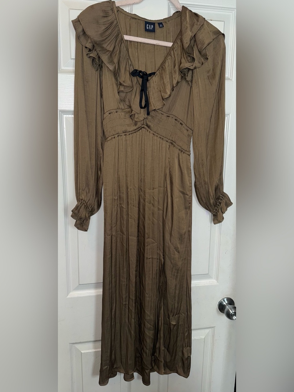 GAP Women's Ruffle V-Neck Long Sleeve Dress